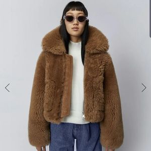 Meet your Posher, Jasmine